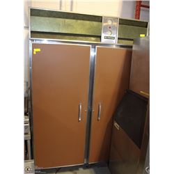 DOUBLE DOOR COOLER 55 X 84 X 33