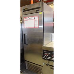 TRUE FREEZER SINGLE DOOR 27X30X79