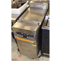 FRYMASTER SINGLE SECTION DEEP FRYER 16 X 35 X37
