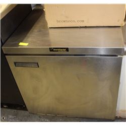 DELFIELD REFRIDGERATOR WITH TOP DOOR  32X32X34
