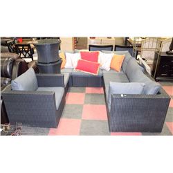 LARGE WICKER AND CUSHIONED INDOOR/OUTDOOR
