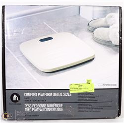 HOMETRENDS WHITE COMFORT PLATFORM DIGITAL