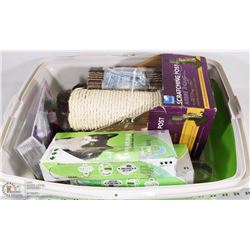 LARGE CAT LITTER PAN &2 BOXES OF LINERS WITH