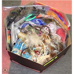 DREAMCATCHER & NATIVE CRAFT LOT: INCLUDES FEATHERS