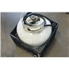 Image 2 : PROPANE TANK AND HOSE