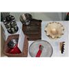 Image 2 : LARGE BOX OF COOKING SUPPLIES POTS AND PANS