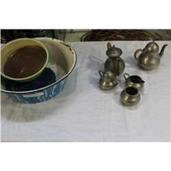 METAL WASH BASIN TEAPOT