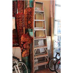 8 FOOT ALUMINUM STEPLADDER