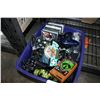 Image 1 : TOTE OF VIDEO GAMES AND CONTROLLERS