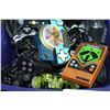 Image 2 : TOTE OF VIDEO GAMES AND CONTROLLERS