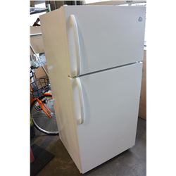 WHITE WESTINGHOUSE FRIDGE