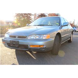 1996 HONDA CIVIC, 4 DOOR, AUTOMATIC, 200,XXXKM RUNS AND DRIVES, REGISTRATION AND 2 KEYS