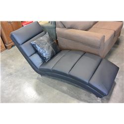 MODERN BLACK LEATHER LOUNGER