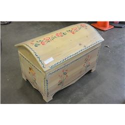 PAINTED PINE BLANKET BOX