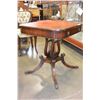 Image 2 : LEATHER TOP DUNCAN PHYFFE PARLOUR TABLE