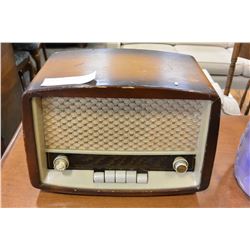 RHEINNIXE VINTAGE RADIO