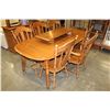 Image 3 : MAPLE DINING TABLE WITH 2 LEAFS AND SIX CHAIRS