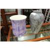 Image 1 : TWO VASES