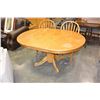 Image 2 : ROUND OAK DINING TABLE WITH FOUR CHAIRS