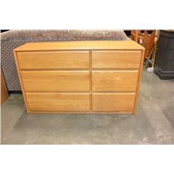 OAK SIX DRAWER DRESSER AND NIGHSTAND