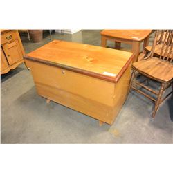 MAPLE STORAGE TRUNK