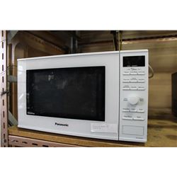 PANASONIC MICROWAVE AND COMPANION SET