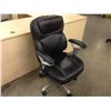 Image 2 : BLACK TUFTED HIGH BACK EXECUTIVE CHAIR
