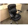 Image 2 : BLACK TUFTED HIGH BACK EXECUTIVE CHAIR