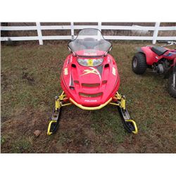 2001 Polaris 600 Edge X -DOES NOT RUN, NEEDS MOTOR SN#-4XANP6ES01B116195