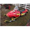 Image 2 : 2001 Polaris 600 Edge X -DOES NOT RUN, NEEDS MOTOR SN#-4XANP6ES01B116195