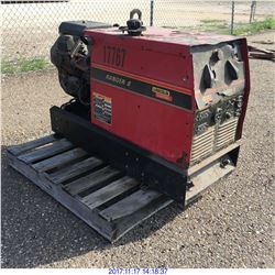LINCOLN RANGER 8 WELDER