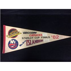 1982 STANLEY CUP FINALS HOCKEY PENNANT (CANUCKS VS ISLANDERS)