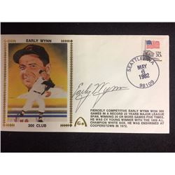 EARLY WYNN AUTOGRAPHED POSTCARD W/ JSA COA