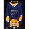 Image 3 : AUTOGRAPHED WAYNE GRETZKY ST LOUIS BLUES HOCKEY JERSEY W COA