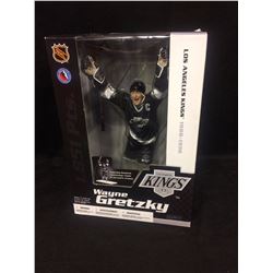 MCFARLANE NEW IN BOX 15" WAYNE GRETZKY STATUE