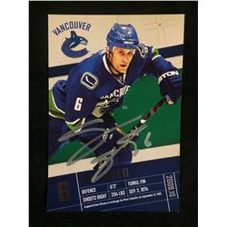 VANCOUVER CANUCKS AUTOGRAPHED 5" X 7" PICTURE CARD (SALO)
