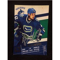VANCOUVER CANUCKS AUTOGRAPHED 5" X 7" PICTURE CARD (WELLWOOD)
