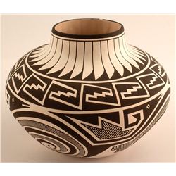 Laguna Pot, Myron Sarracino