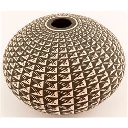 Laguna Seed Pot, Robert Kasero