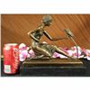 Image 2 : CHIPARUS VINTAGE ART DECO LADY AND THE PARROT BRONZE/MARBLE SCULPTURE