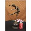 Image 2 : BRONZE STATUE GIRL JUGGLING