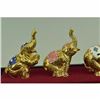 Image 5 : 24K Gold Plated Bronze Elephant Chain Bronze Sculpture Figurine Glass Display