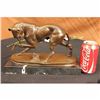 Image 2 : VINTAGE DOG DOGS ANIMAL HUNTING BRONZE SCULPTURE STATUE ON MARBLE BASE