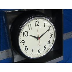 New Hometrends retro wall clock