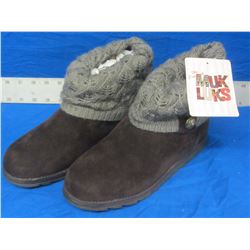 New Mukluks womens size 8