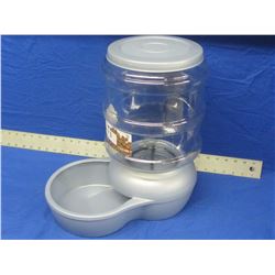 New Lebistro pet feeder