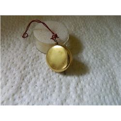 ANTIQUE "ROLLED GOLD" RETRACTABLE POCKET WATCH HOLDER -  PIN ON BACK - PULLS OUT AND RETRACTS CHAIN 