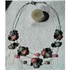 Image 1 : NECKLACE - FLOATING GEMSTONES - FLOWERS