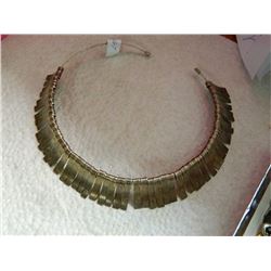 NECKLACE / CHOKER