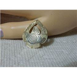 ESTATE - PENDANT - RAVEN - SIGNED BY ARTIST - "D.E.M" - 2.3gm - 29mm tall